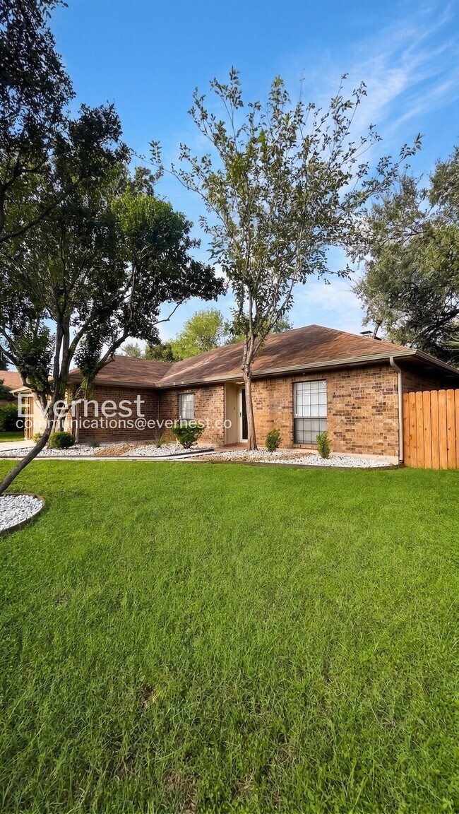 Foto del edificio - 3-Bed/2-Bath Home/Available Now!