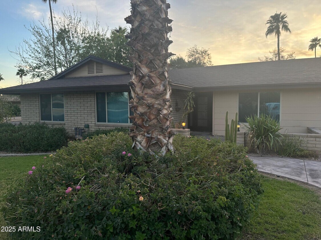 Foto principal - 1808 E Fremont Dr
