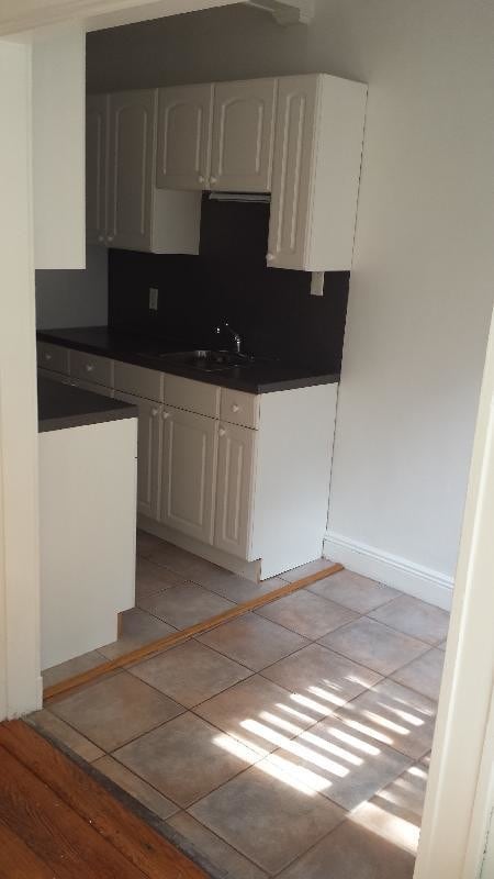 Building Photo - 121 Park Dr