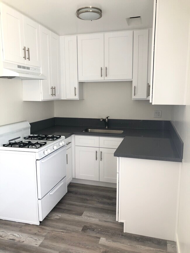 Foto del edificio - 585 E Washington Blvd