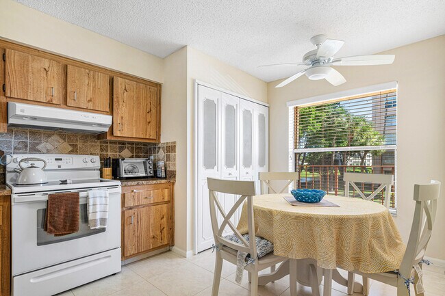 Building Photo - 14575 Bonaire Blvd