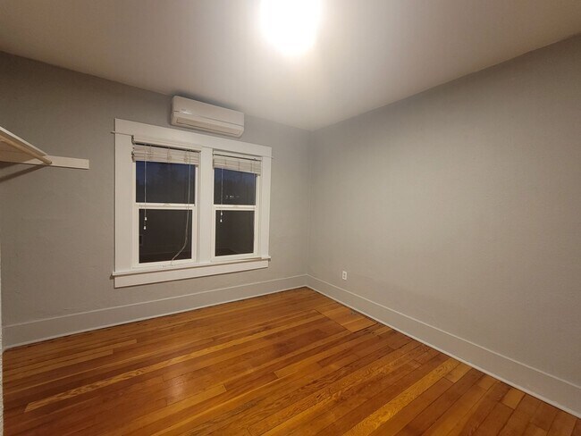 Foto del edificio - Charming 2 bed 1 bath