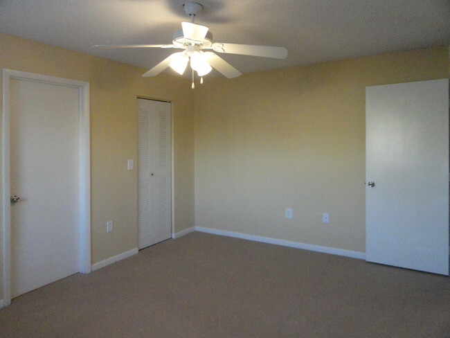 Building Photo - 1733 Village Blvd