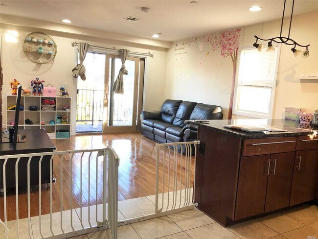 Foto del edificio - 4038 194th St