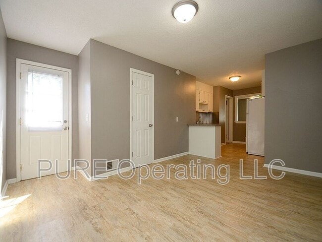 Building Photo - 6170 Hickory St