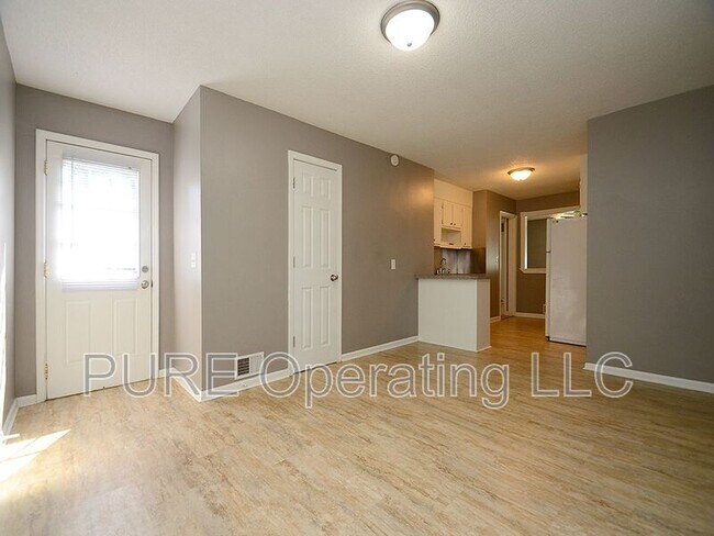 Foto del edificio - 6170 Hickory St