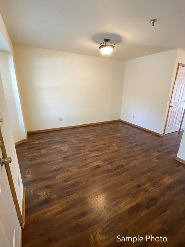 Interior Photo - Bristol Cove Apartments LLC