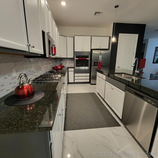 Building Photo - 15750 Longboat Key Dr