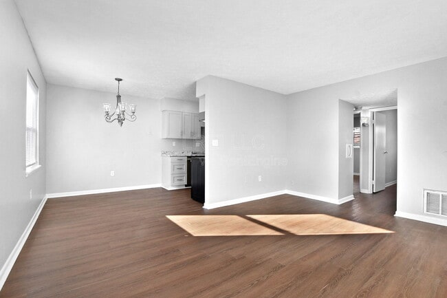 Building Photo - 3325 Breckenridge Ln