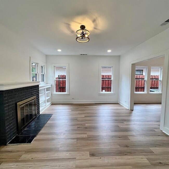 Foto del edificio - 1034 Woodland Ave