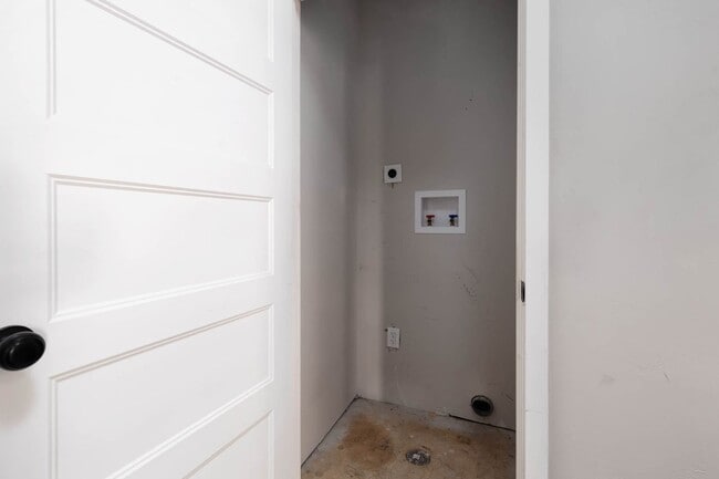 Building Photo - Vintage Vault Propeties LLC
