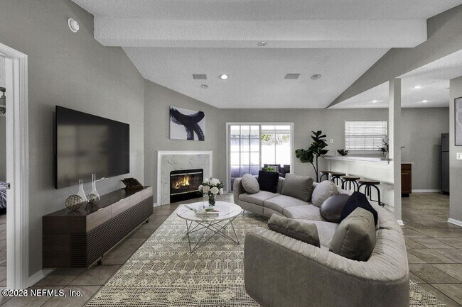 Building Photo - 12967 Canyon Creek Trail S