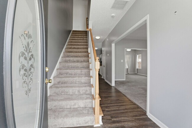 Foto del edificio - Updated 4BR Home in Timberlane with Fenced Yard and Stone Patio