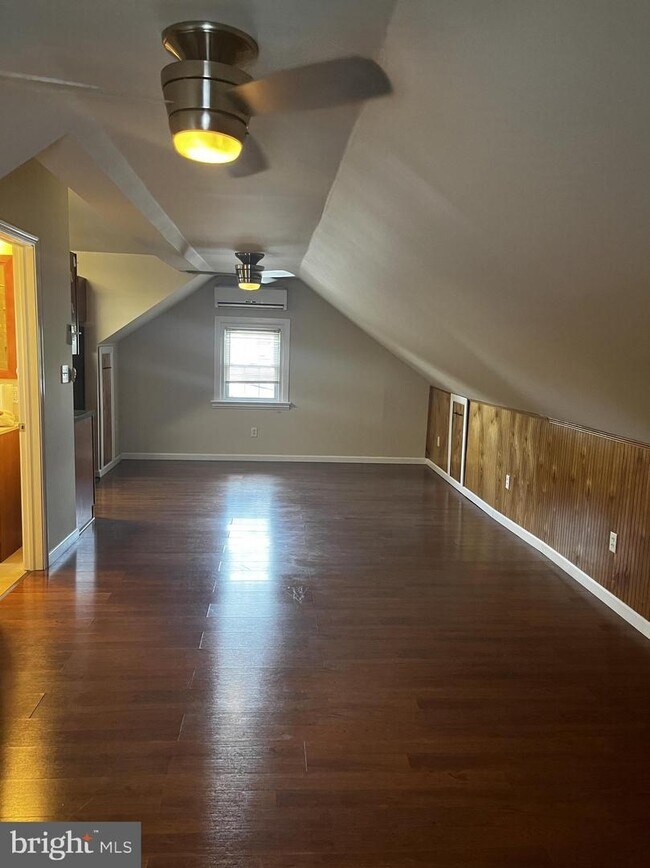 Building Photo - 1562 Ferndale Ave
