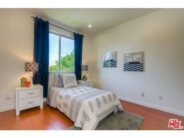 Building Photo - Beautifully Updated Condo in NoHO