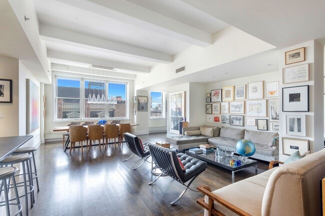 Photo - 161 Grand St Apartment