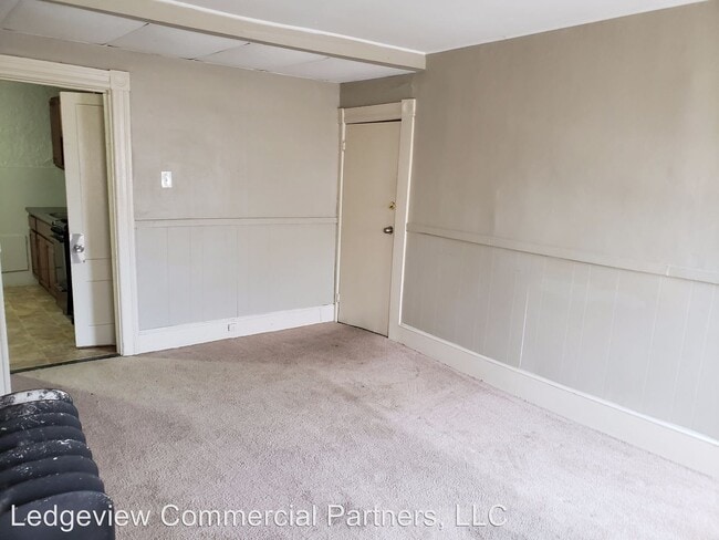 Building Photo - 1279 Elm St