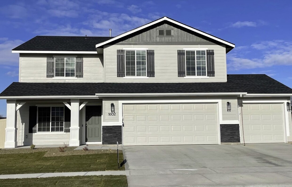 Foto principal - 5 Bedroom, 2.5 Bath Home in a Great Nampa ...