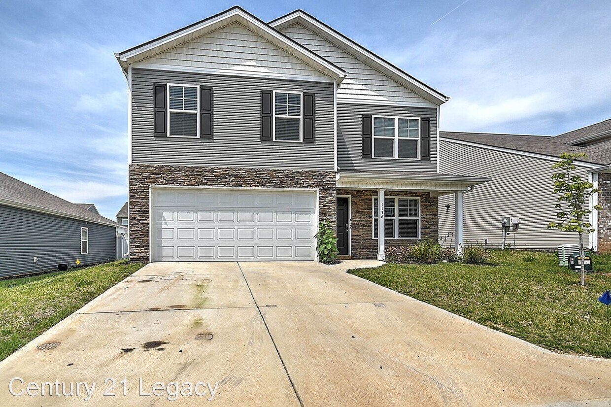 4 br, 2.5 bath House 1136 Tay Station House Rental in Kingsport, TN