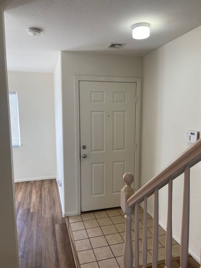 Building Photo - N. Las Vegas 2 Bedroom home
