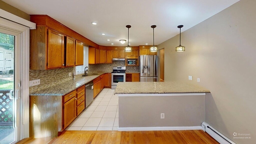 Primary Photo - 18 Cranston Cir