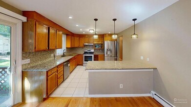 Building Photo - 18 Cranston Cir