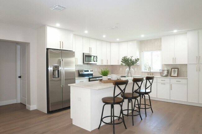 Foto del edificio - Half Off! 3 Bedroom, 2 Bathroom + Bonus Ro...