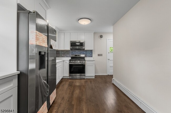 Building Photo - 44 Monhegan Ave