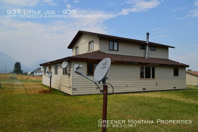 Building Photo - Upper Unit of a Triplex