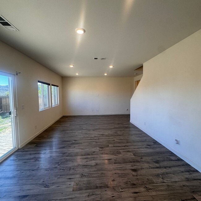 Foto del edificio - Lemmon Valley Home with Mountain Views and No Back Neighbors!