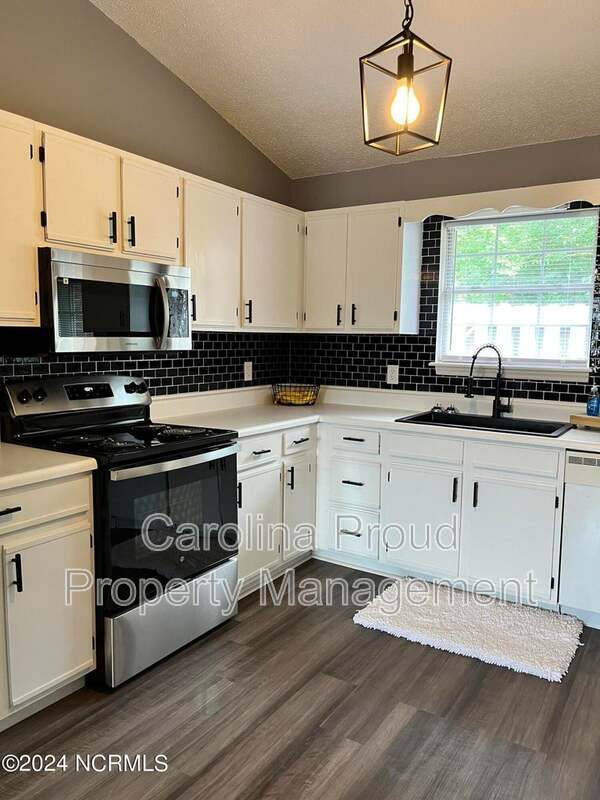 Foto del edificio - 1200 Peyton Cir