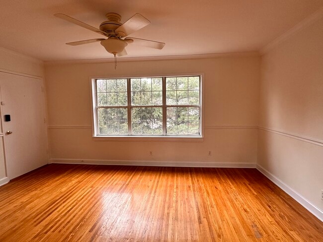 Building Photo - 114 Crescent Ave