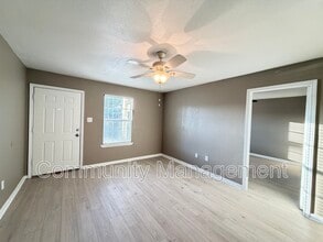 Building Photo - 2150 N Sherwood Forest Dr
