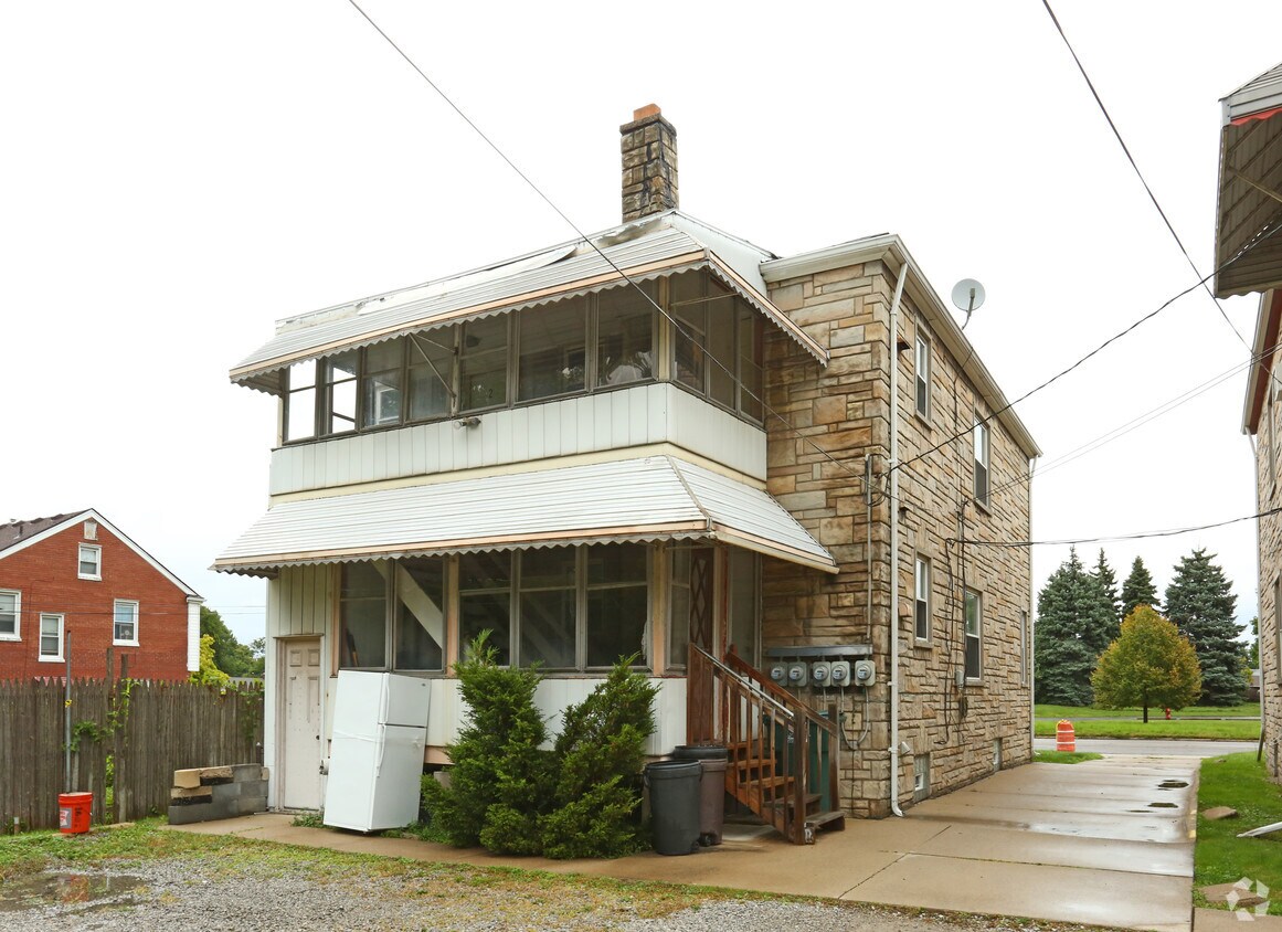 Building Photo - 24920-24930 Outer Dr