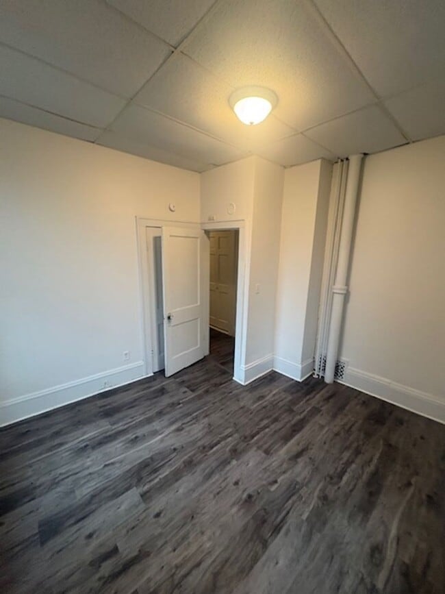 Foto del edificio - 723 W Armstrong Ave