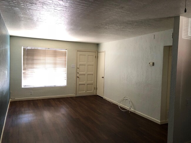 Building Photo - 701 W Yandell Dr