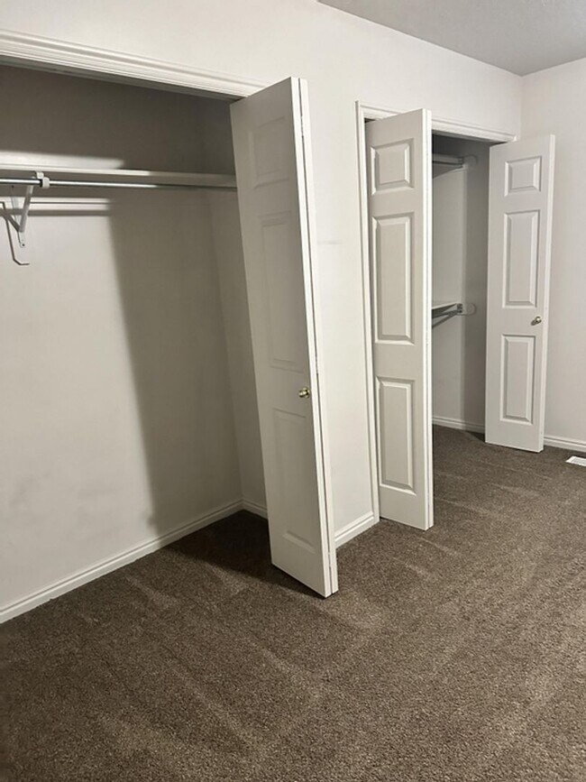 Building Photo - Dorothy Hill Rentals