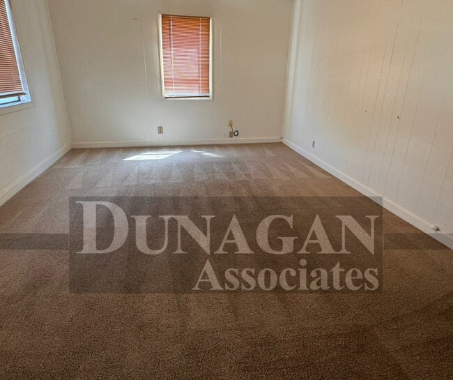 Foto del edificio - COMING SOON !2 Bedroom 1 Bath home Central Heating and Cooling