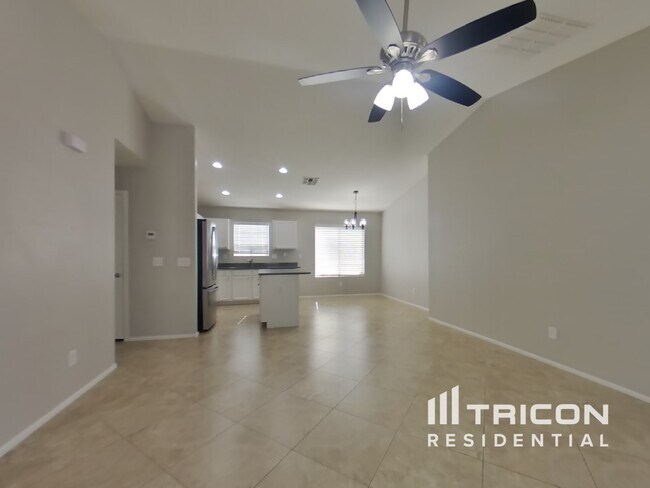Foto del edificio - 40179 W Thornberry Ln