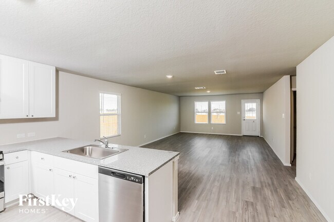 Building Photo - 223 Agave Cir