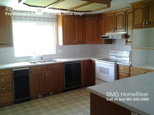 Building Photo - 491 W 11400 S