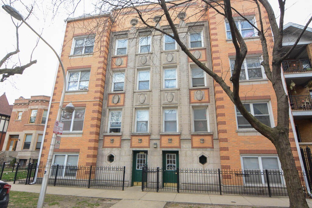 Foto principal - 4060 N Kenmore Ave