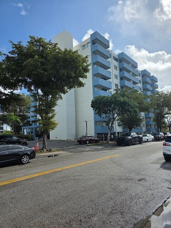Foto del edificio - 5050 NW 7th St