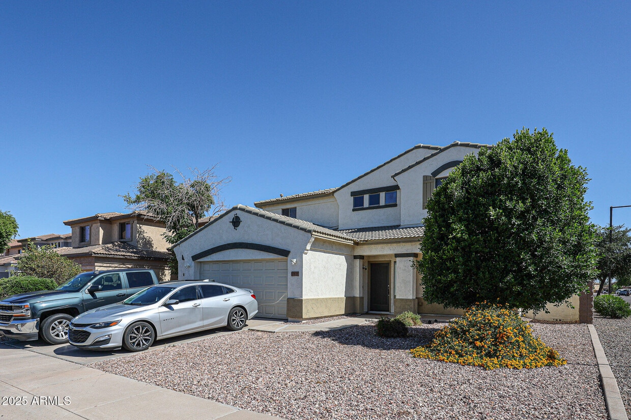 Primary Photo - 17435 W Saguaro Ln