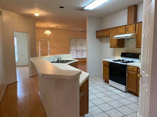 Kitchen - 13403 Agarita Ln