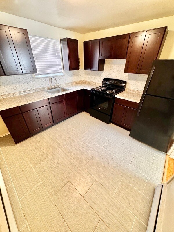 Foto del edificio - 3212 Ellwood Ave