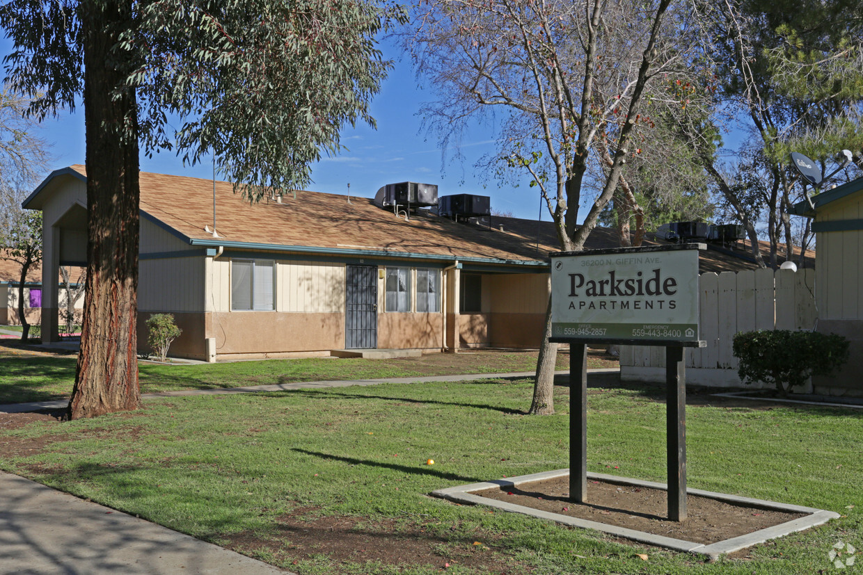 Primary Photo - Parkside Apartments
