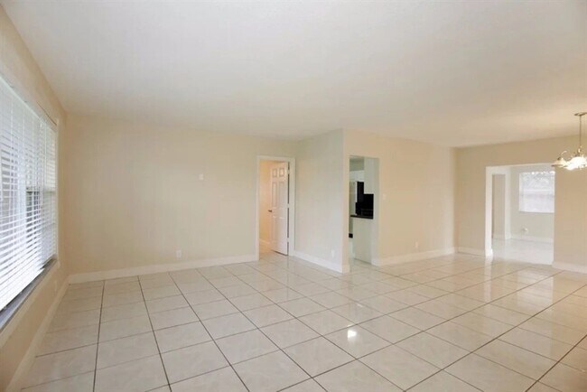 Foto del edificio - 781 SW 64th Terrace