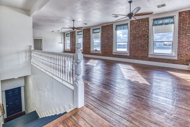 Foto del edificio - 110 E Alamo St