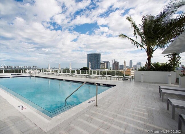 Foto del edificio - 4250 Biscayne Blvd